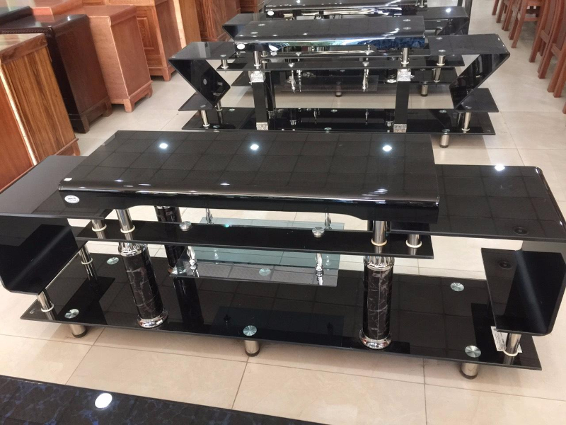 Tips chọn bàn kính cường lực để tivi phù hợp nhất