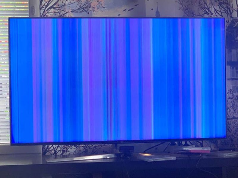 Tivi bị sọc màn hình do đứt mạch IC Driver 